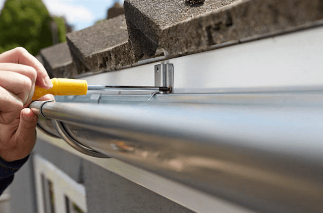 gutter repair commerce city